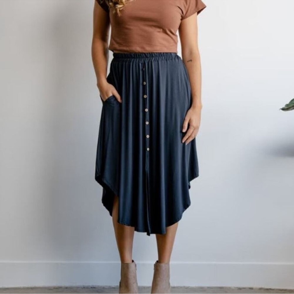 EUC Sozy - Gwendolyn Midi Skirt in Graphite